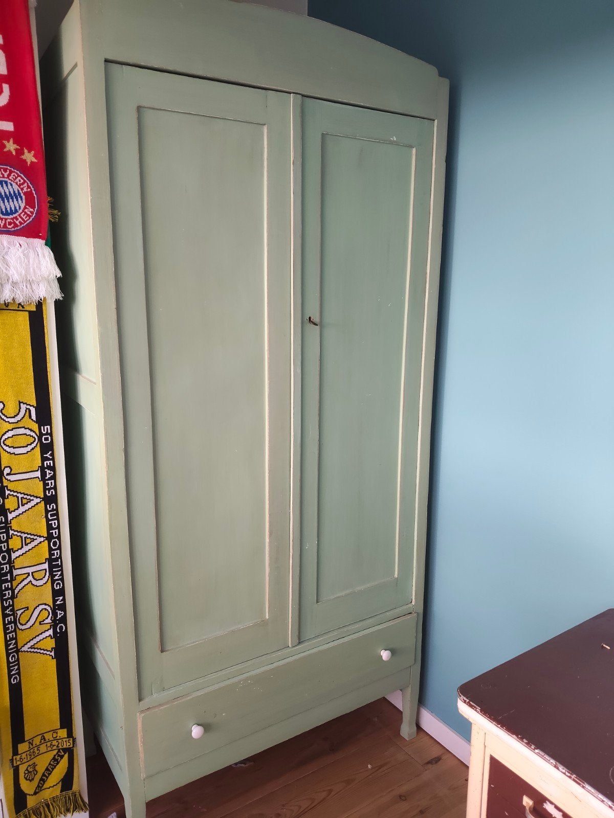Vintage kledingkast met planken en hangruimte, Ophalen, Gebruikt, Vintage, Brocante, 50 tot 100 cm