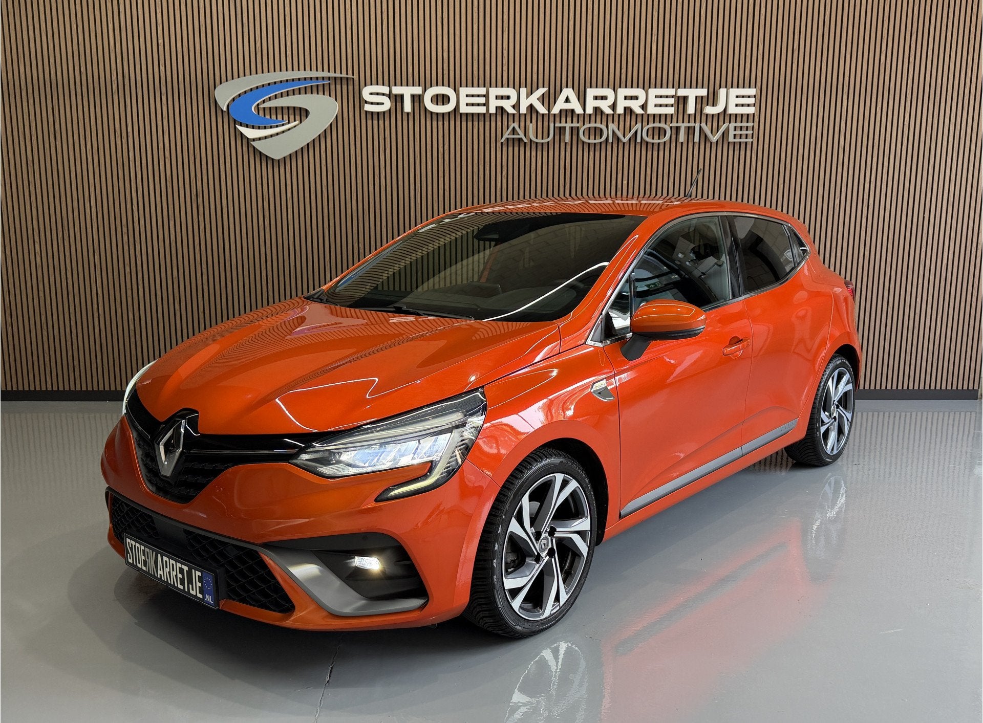 Renault Clio 1.0 TCe 100pk R.S. Line | Groot Navi | Camera |, Auto's, Renault, Voorwielaandrijving, 101 pk, Gebruikt, Zwart