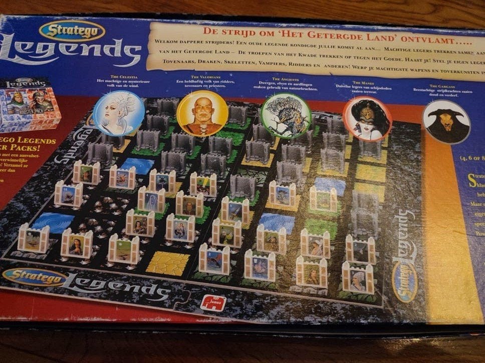 Stratego Legends: Het Getergde Land., Hobby en Vrije tijd, Gezelschapsspellen | Bordspellen, Ophalen of Verzenden, Zo goed als nieuw