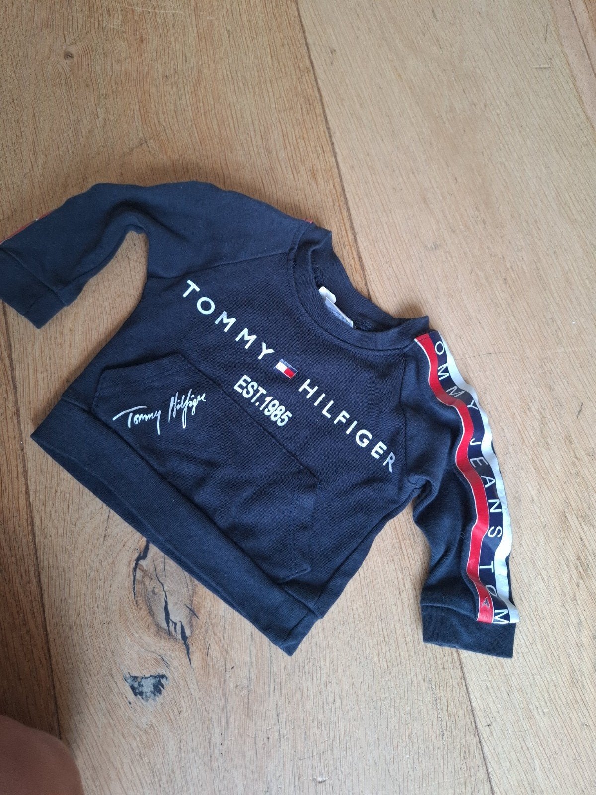 Tommy Hilfiger truitje maat 62, Kinderen en Baby's, Babykleding | Maat 68, Gebruikt, Ophalen of Verzenden, Tommy Hilfiger, Truitje of Vestje