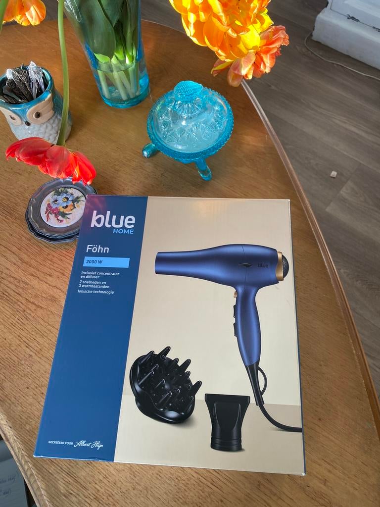 Föhn, helemaal nieuw in doos. Merk; Blue home, Sieraden, Tassen en Uiterlijk, Ophalen of Verzenden, Nieuw, Föhn of Haardroger