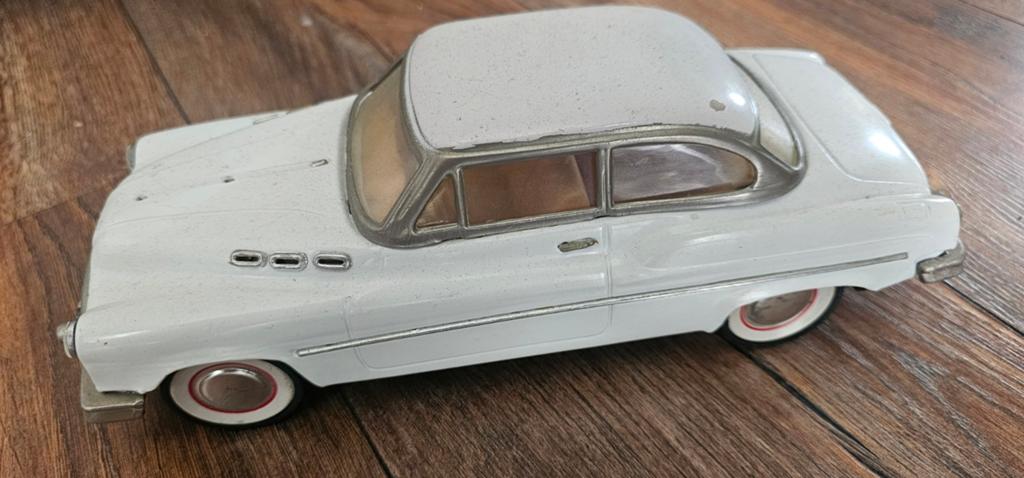 Oude blikken auto - Vintage speelgoedauto, Hobby en Vrije tijd, Overige merken, Gebruikt, Auto, Groter dan 1:32