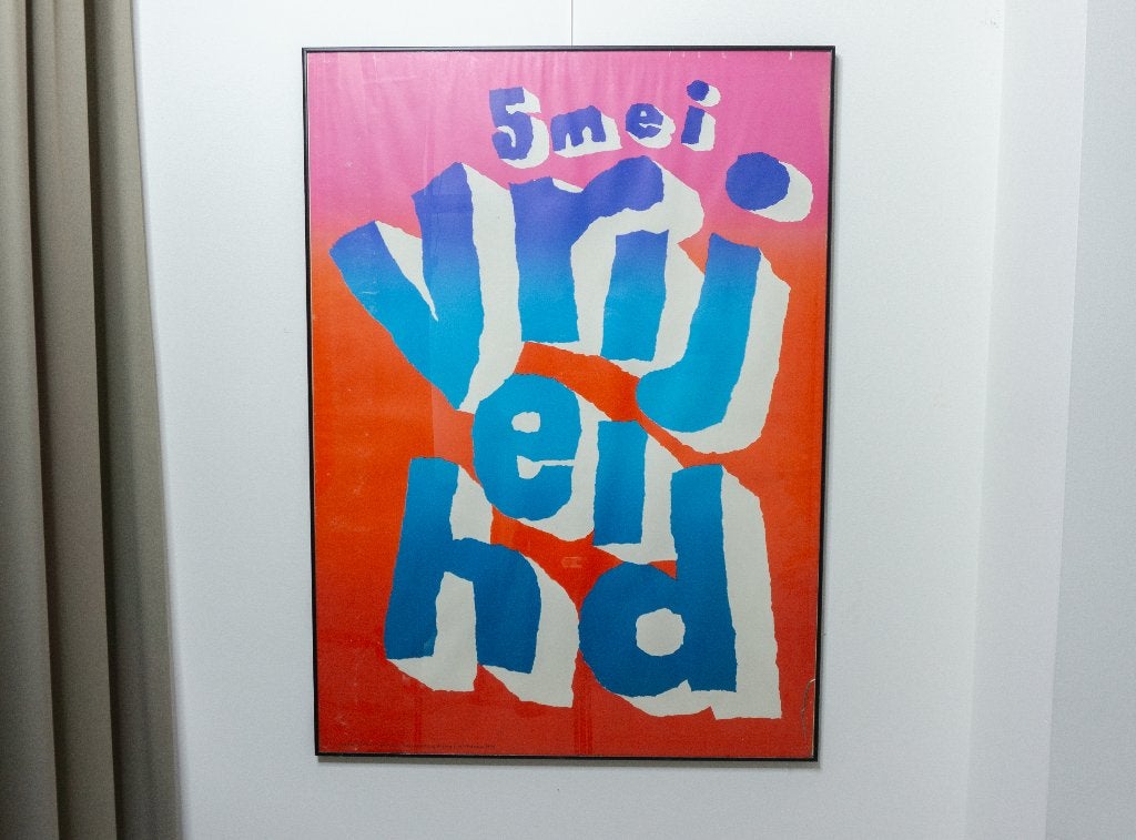 Jan Bons – originele poster "5 mei Vrijheid" (1970), Ophalen, Met lijst, Deurposter of groter, Overige onderwerpen