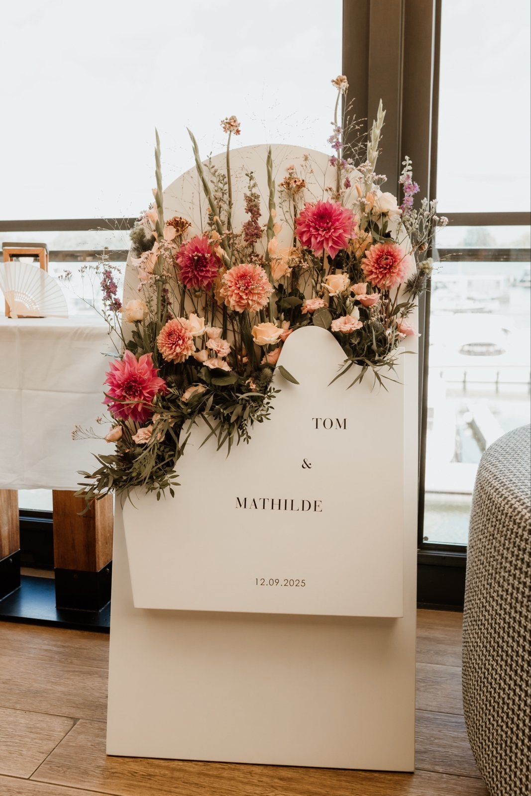 Welkomstbord Bruiloft met Bloemen - wit - personaliseerbaar, Ophalen, Zo goed als nieuw, Versiering, Geboorte of Huwelijk