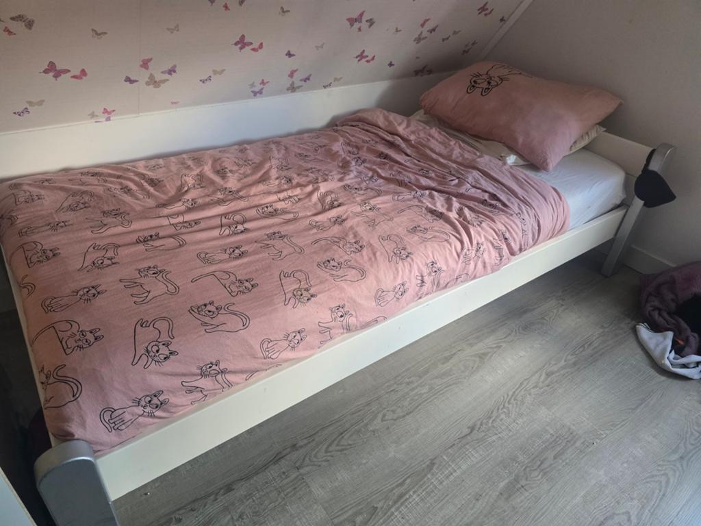 Eenpersoonsbed wit, Huis en Inrichting, Ophalen, Gebruikt, 90 cm, Eenpersoons