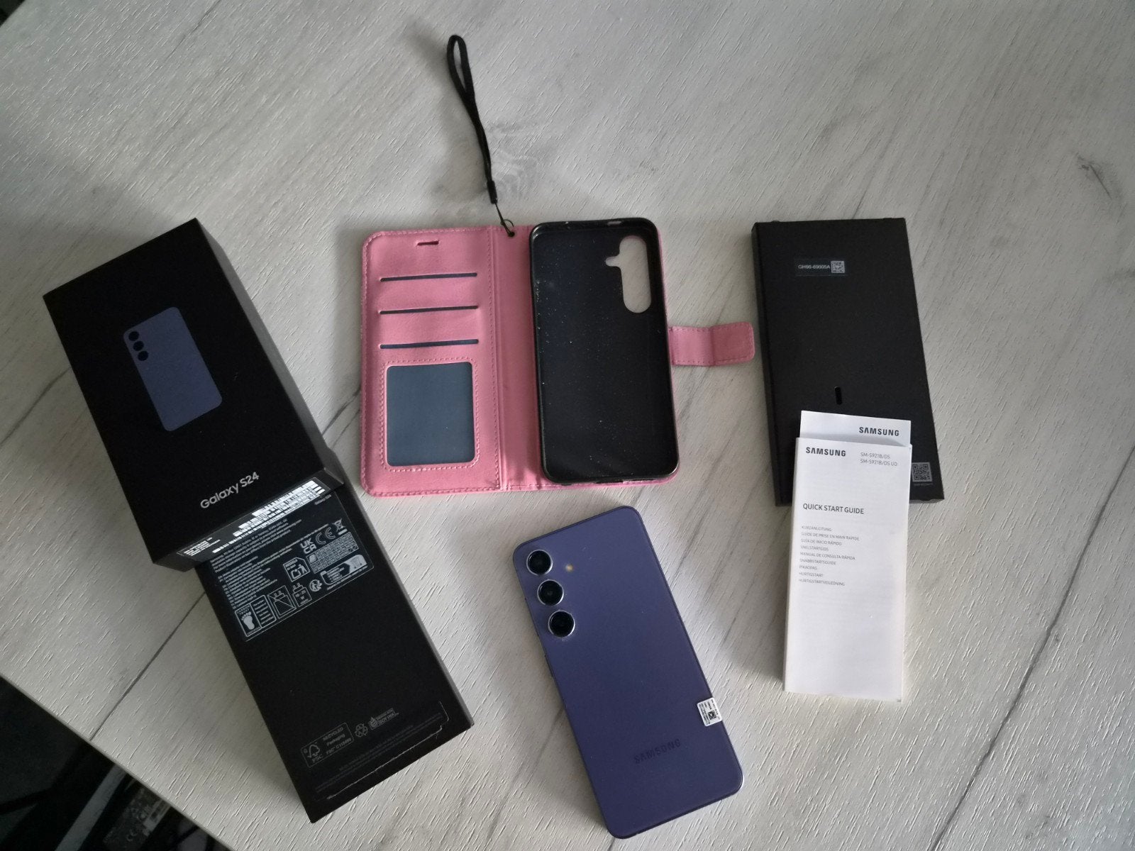 Foto 7 van Samsung Galaxy S24 paars  (2024) - Zo goed als nieuw