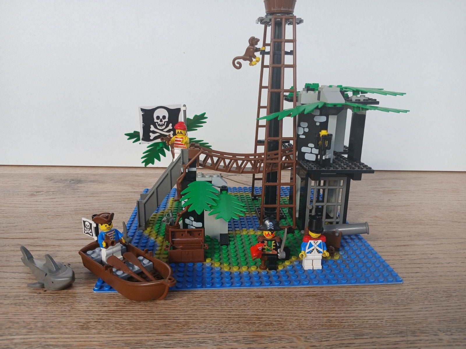 LEGO Pirates 6270 Verborgen Eiland met minifiguren, Ophalen of Verzenden