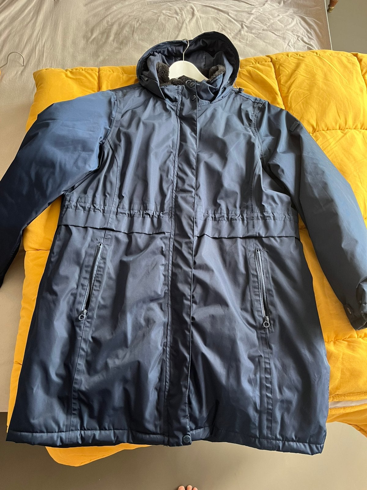 Donkerblauwe wind- en waterdichte getailleerde parka, Verzenden, Zo goed als nieuw, Maat 42/44 (L), Blauw