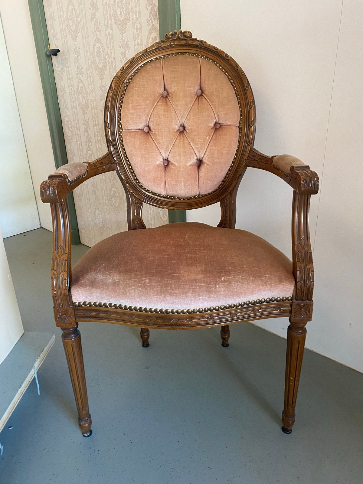 2 barok stoelen oud roze, Ophalen