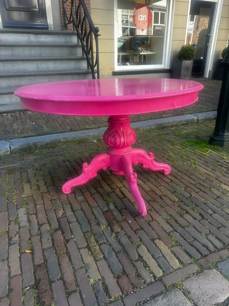 Roze ronde Barok Tafel bolpoot, Ophalen