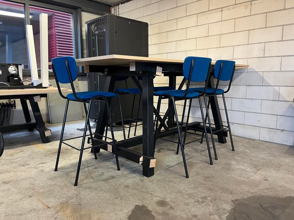 Staantafel met 5 stoelen - 210x120x110cm, Ophalen, Gebruikt