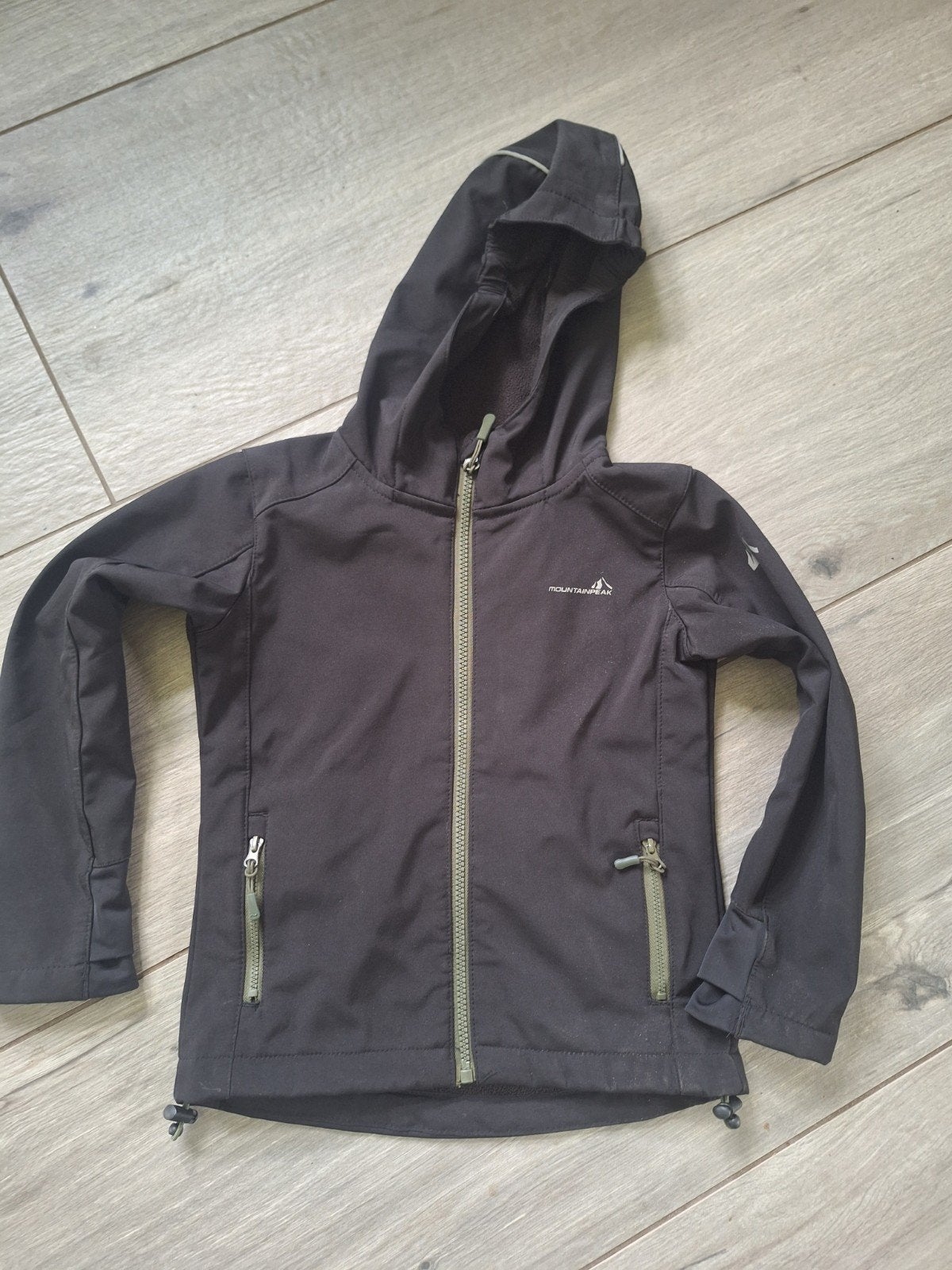 Softshell jas 116, Kinderen en Baby's, Kinderkleding | Maat 116, Ophalen of Verzenden, Zo goed als nieuw, Jongen of Meisje, Jas