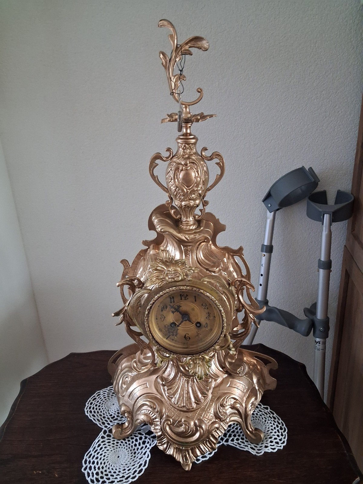 Bronze pendule, Ophalen