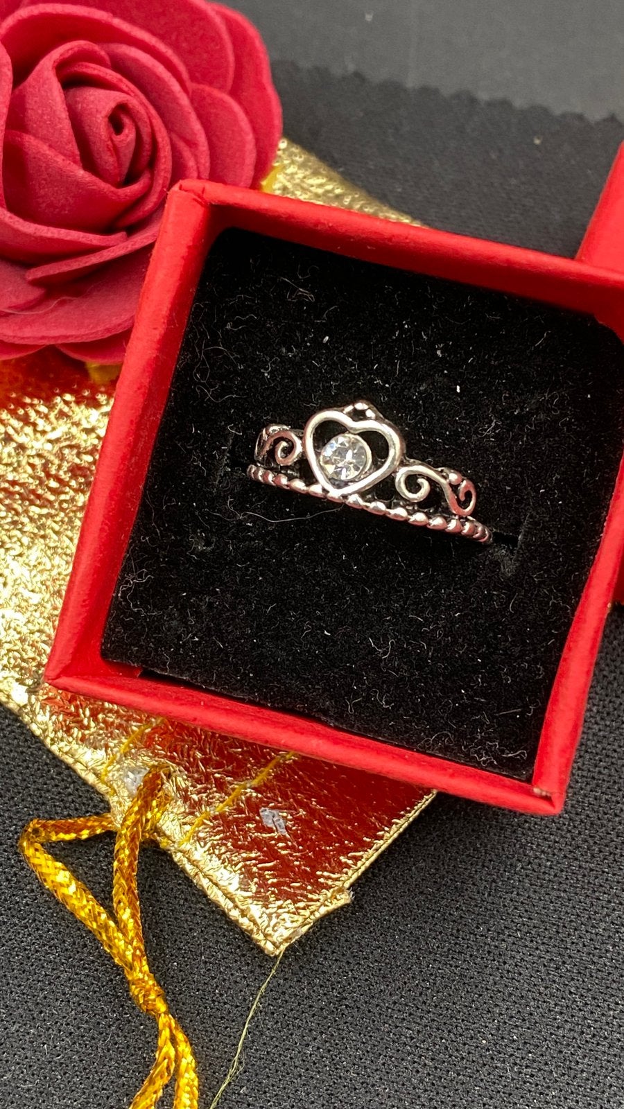 Nieuwe zilveren kroonring met hartje | Princess Ring 17.5 mm, IJzer of Staal, Nieuw, Ophalen of Verzenden, 17 tot 18