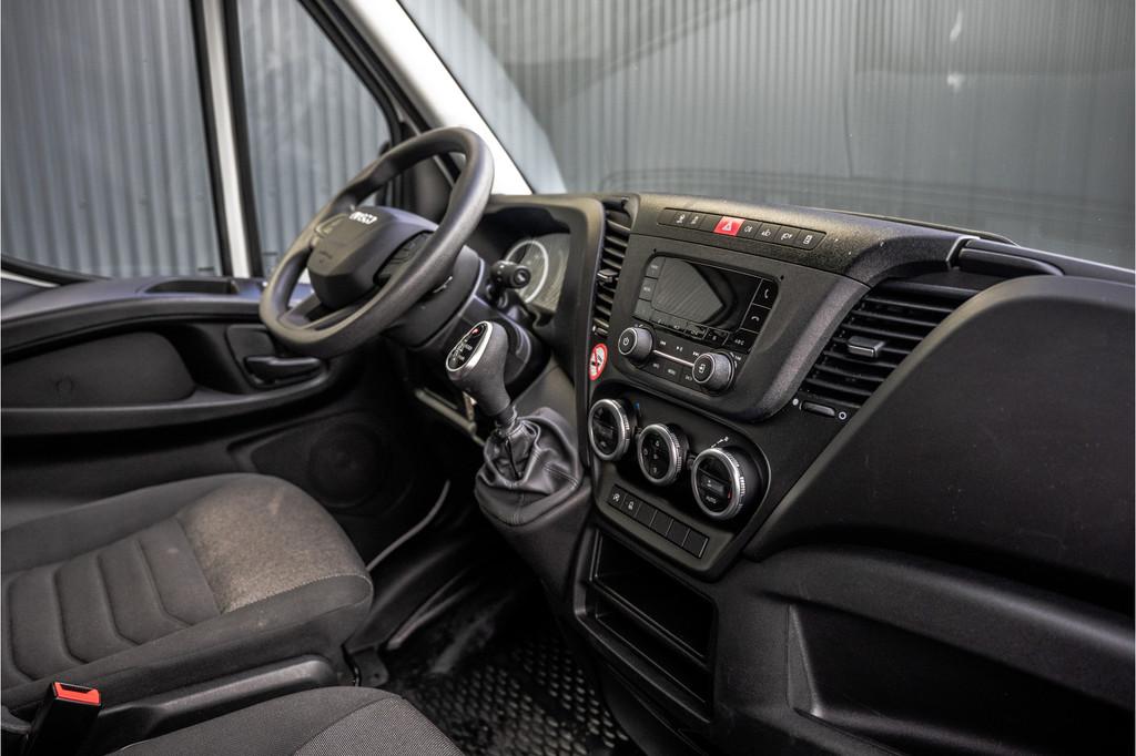 Iveco *Daily 35S16 | 160 PK | L2H2 | Automaat | 3-Zits | Cli, Auto's, Automaat, Gebruikt, Iveco, Wit