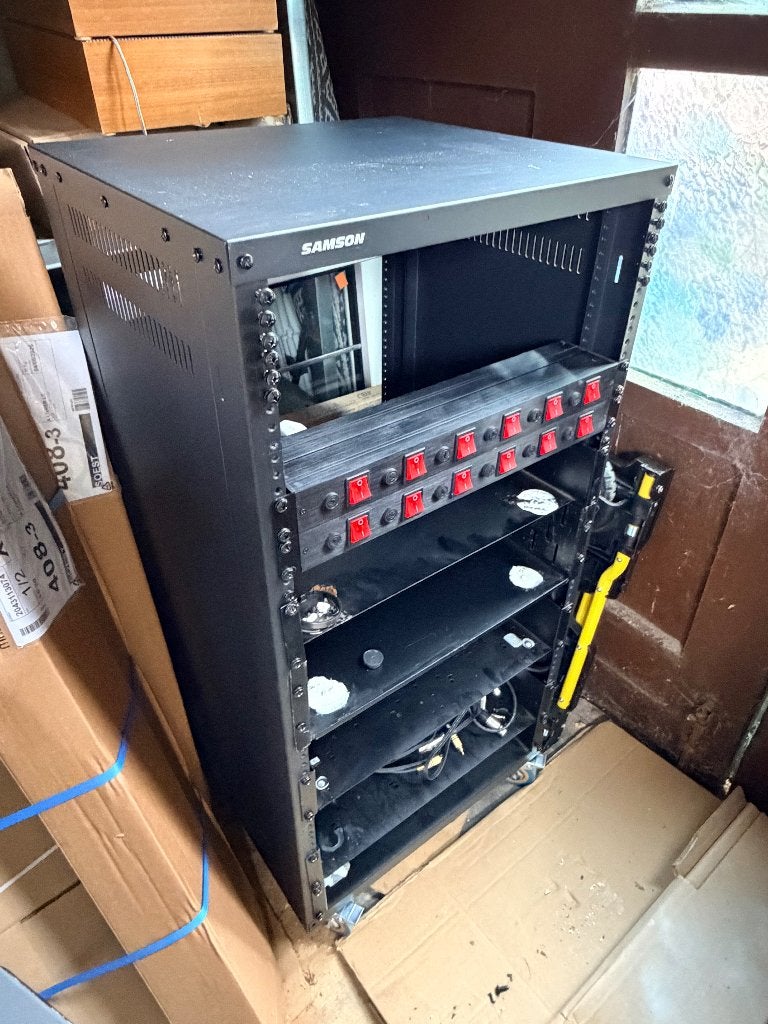 19 inch verrijdbaar audio/video rack Samson, Ophalen, Zo goed als nieuw, Audio