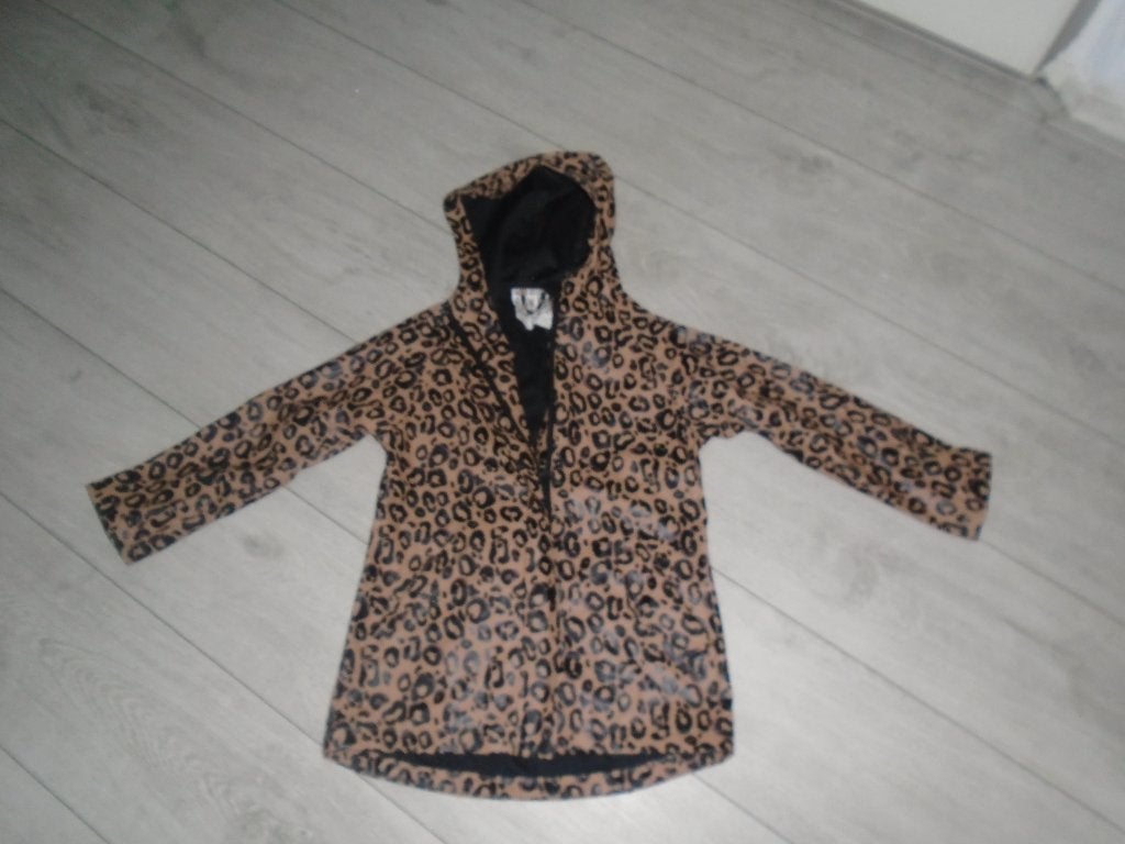 Leuke Panter Nep Leer Rain Coat Regenjas maat 122, Rain Coat, Zo goed als nieuw, Jas, Verzenden