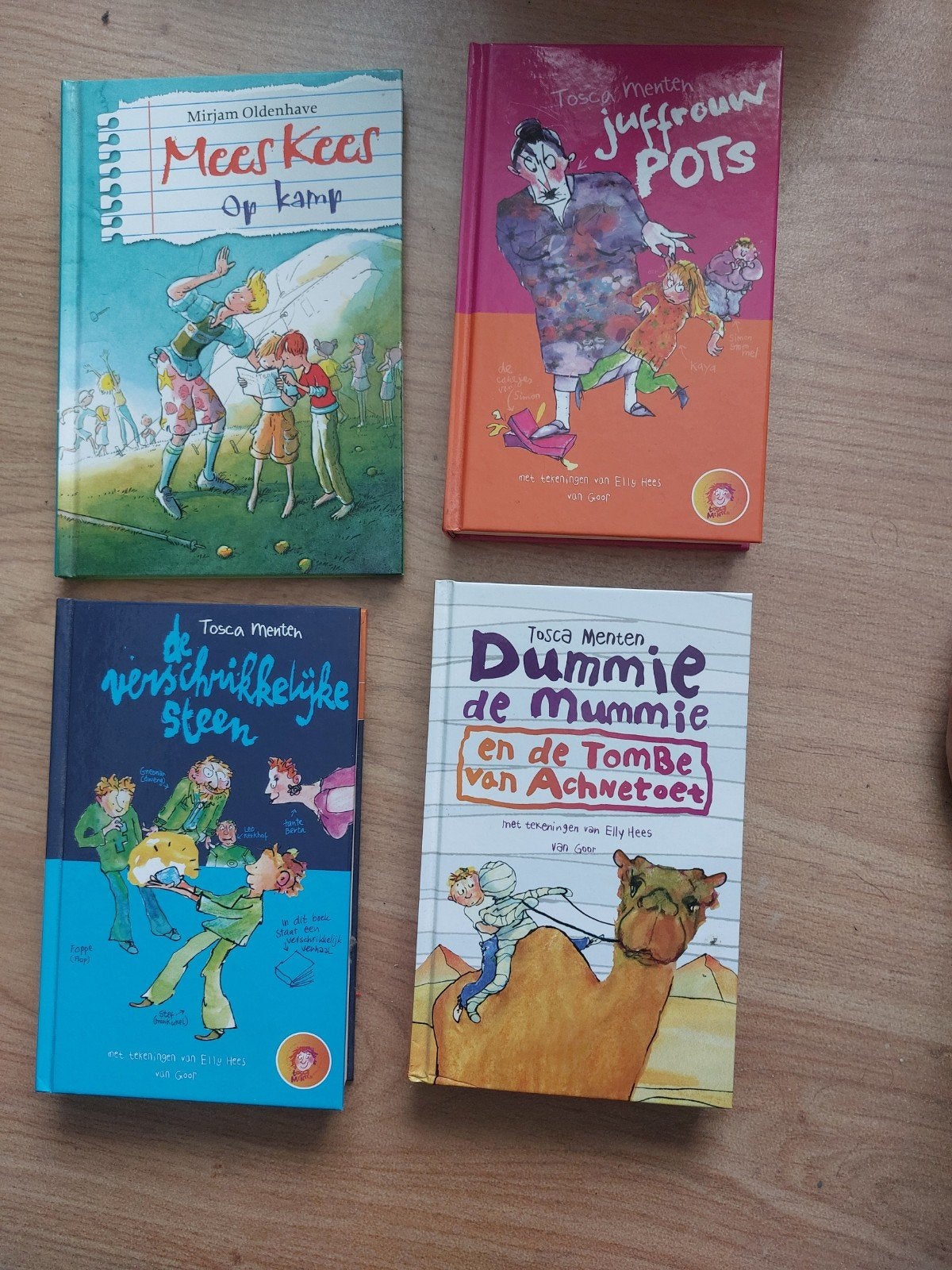 Boekenpakket Tosca Menten en Mees Kees op kamp, Ophalen of Verzenden, Zo goed als nieuw, Tosca Menten, Fictie algemeen