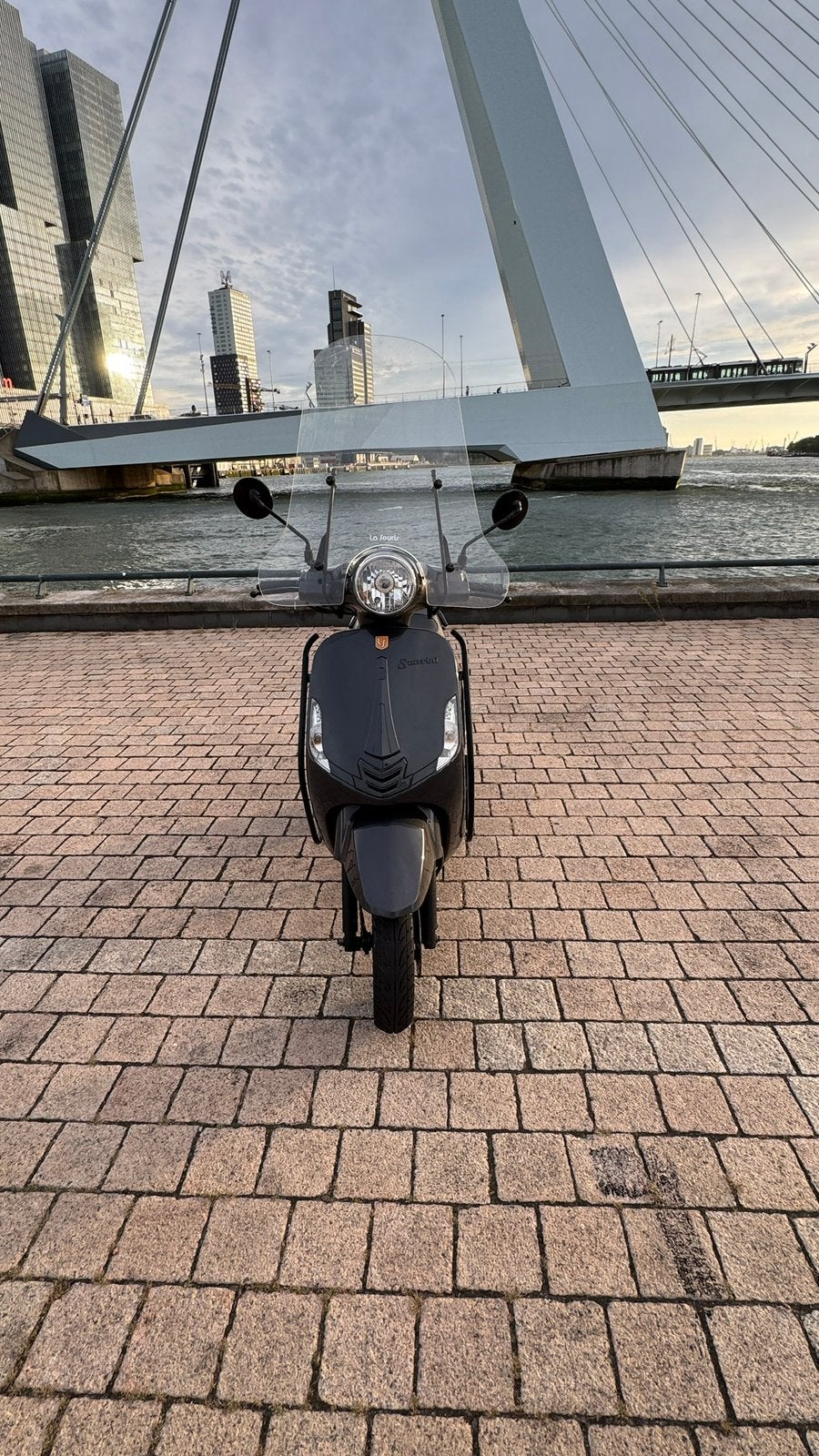 La souris scooter 45kmh nette staat, Fietsen en Brommers, Ophalen, Zo goed als nieuw, Benzine, Overige merken