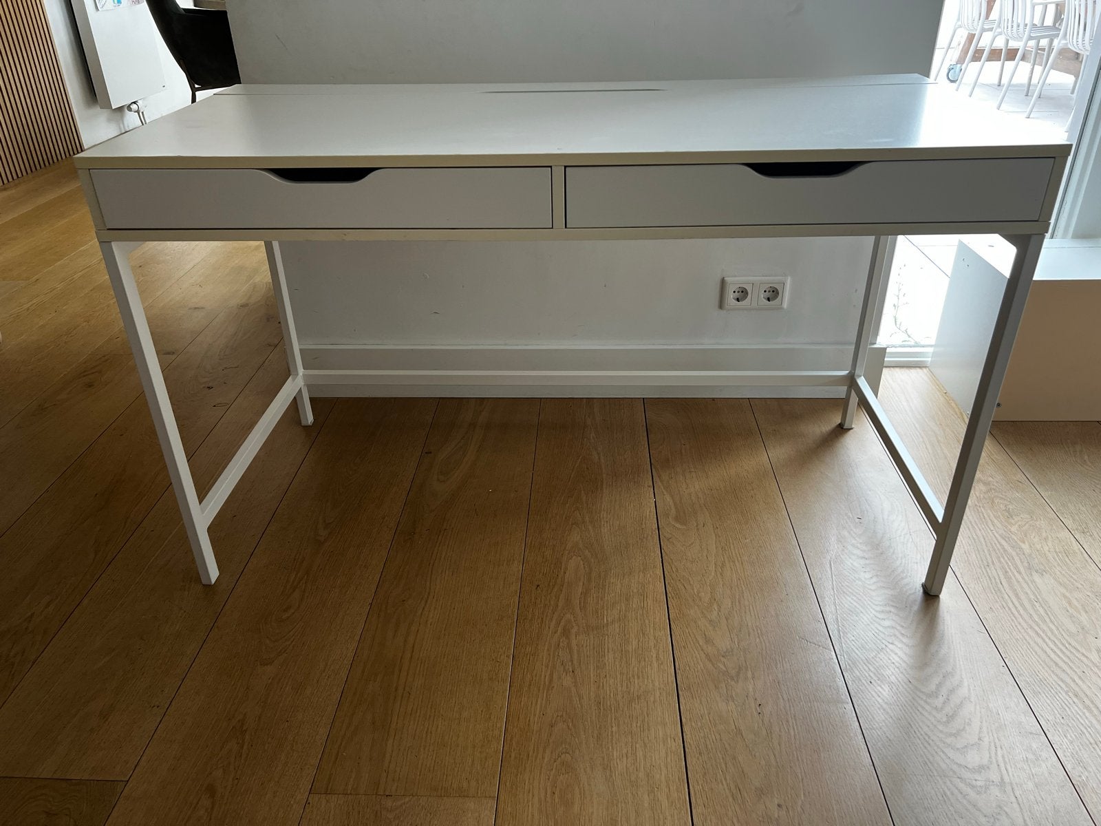 Wit Ikea bureau met lades en metalen onderstel, Ophalen, Gebruikt, Met lades, Metaal