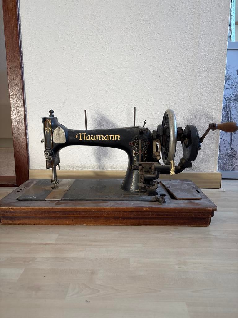 Antieke Naumann Naaimachine - Decoratief Stuk, Antiek en Kunst, Antiek | Naaimachines, Ophalen