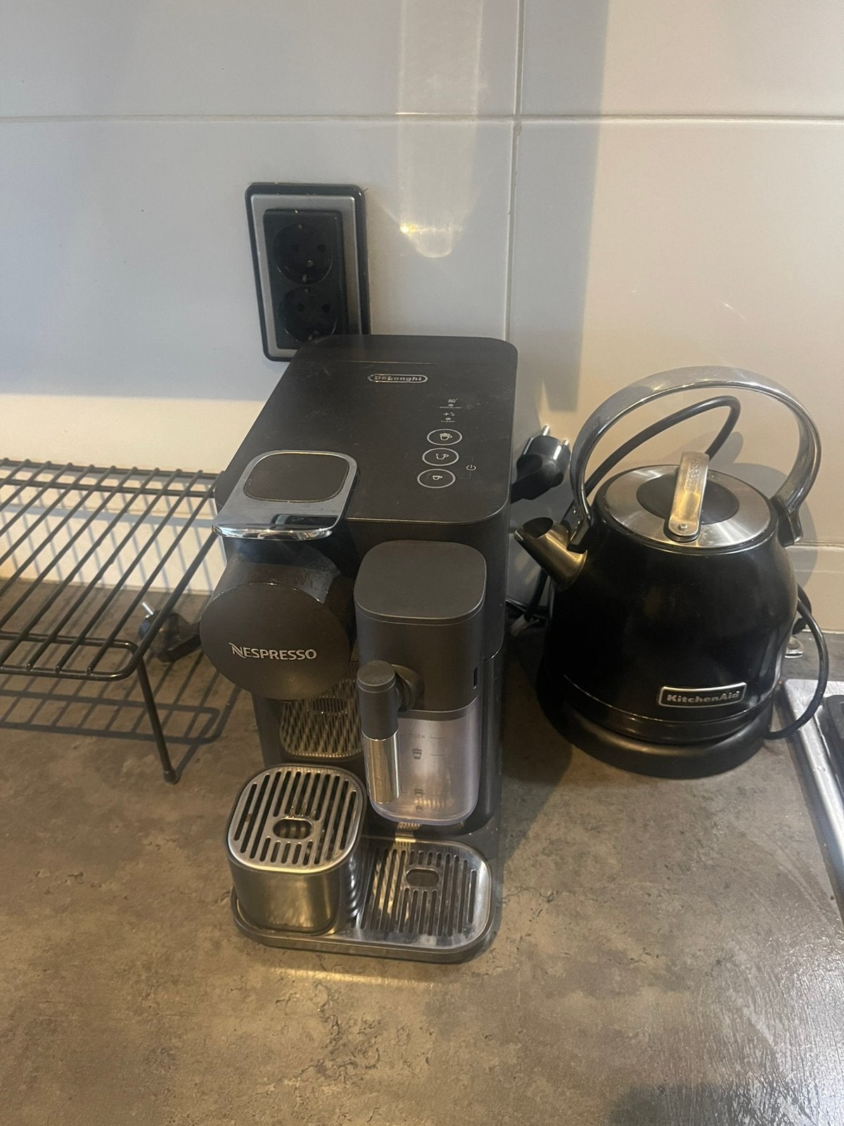Nespresso koffiemachine De’Longhi inclusief melkopschuimer, Witgoed en Apparatuur, Koffiezetapparaten, Ophalen of Verzenden, Zo goed als nieuw