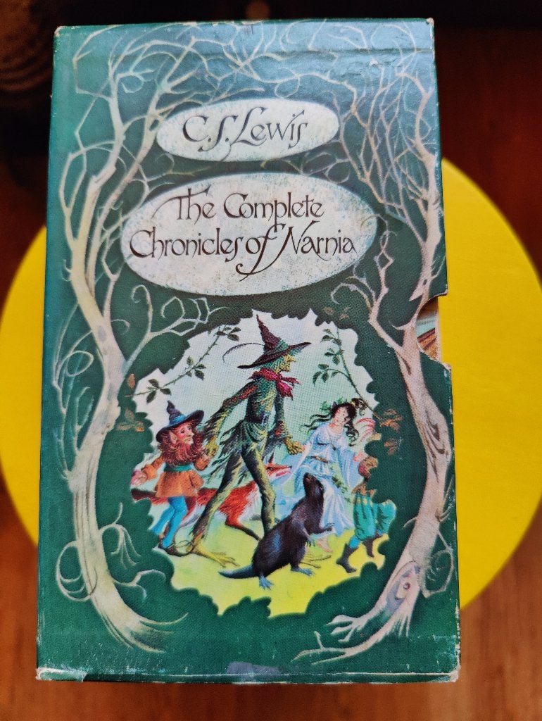 C.S. Lewis - The Chronicles of Narnia - 7Book Box - Puffin, Boeken, Ophalen of Verzenden, Gelezen