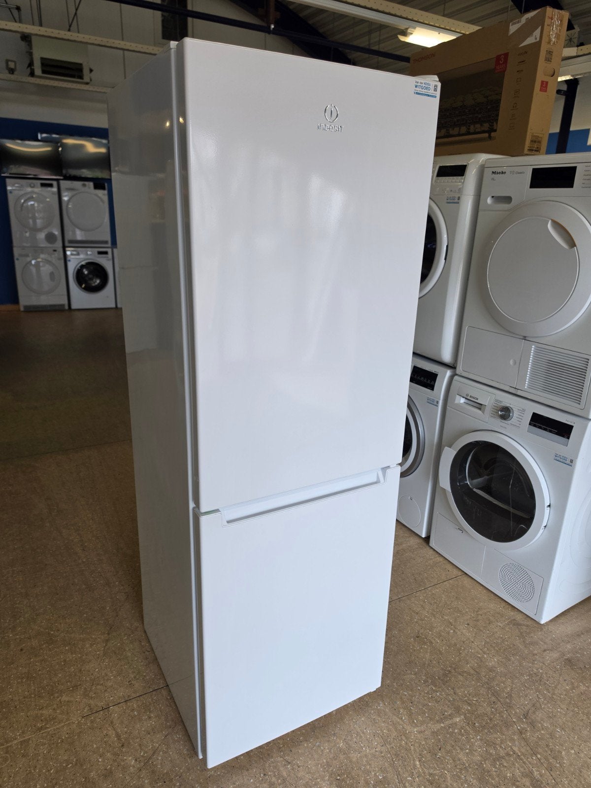 Indesit koelvriescombinatie | A+ | Garantie & Gratis thuis ✅, Jirnsum, 200 liter of meer, 60 cm of meer, Met aparte vriezer