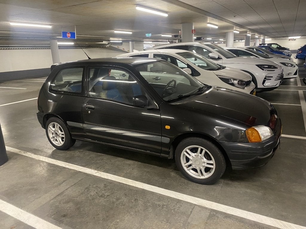 Starlet  1998, Auto's, Toyota, Voorwielaandrijving, Stof, 4 cilinders, Starlet