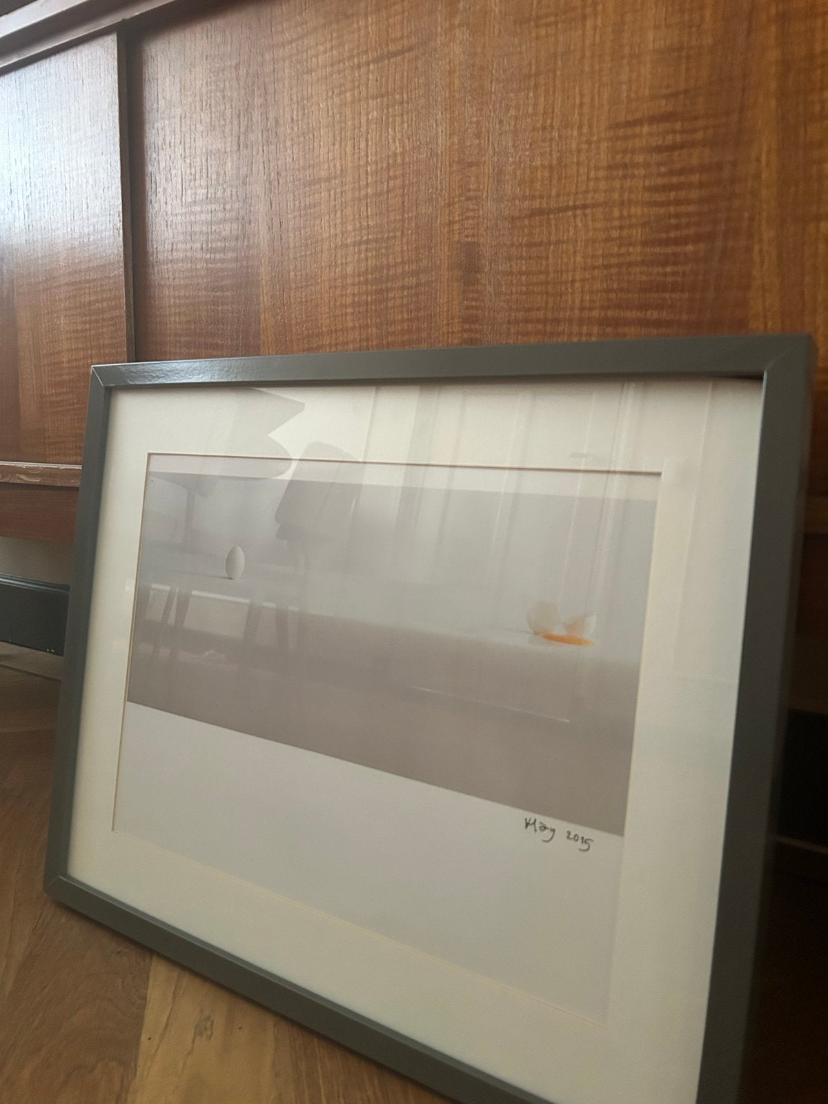 Kunstfoto: Gebroken Ei op tafel, Ophalen of Verzenden, Foto, Fotografie, Ingelijst