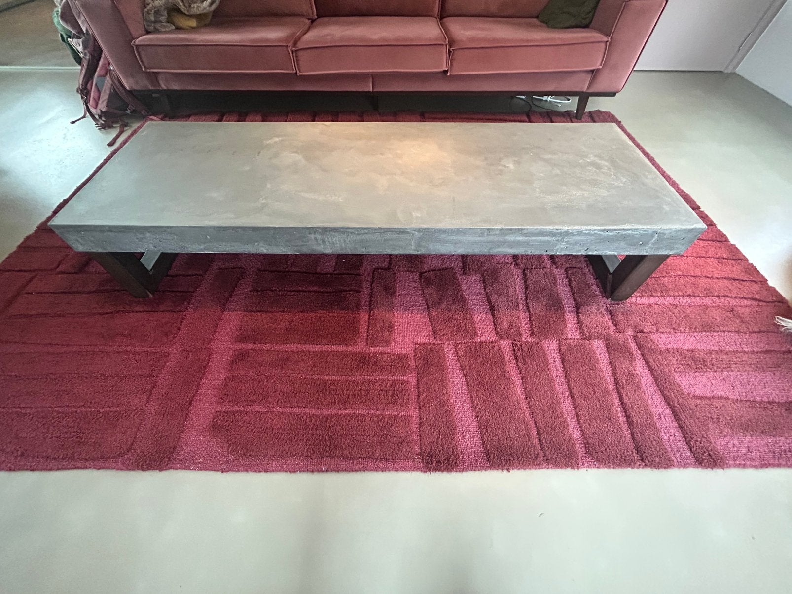 Schitterende betonnen salontafel met stalen onderstel, Ophalen, Overige materialen, 50 tot 100 cm, Zo goed als nieuw