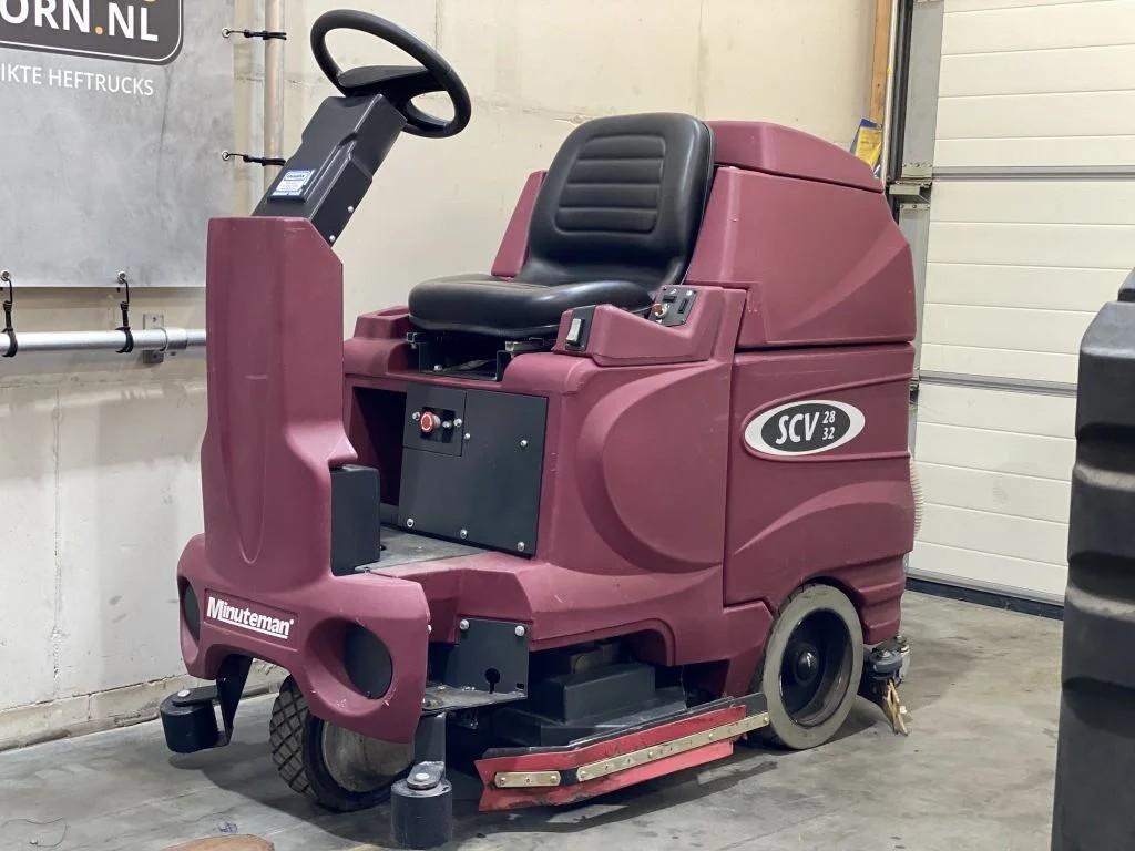 IGV Minuteman 28 32 Schrobmachine opzit ZONDER ACCUS HL1050