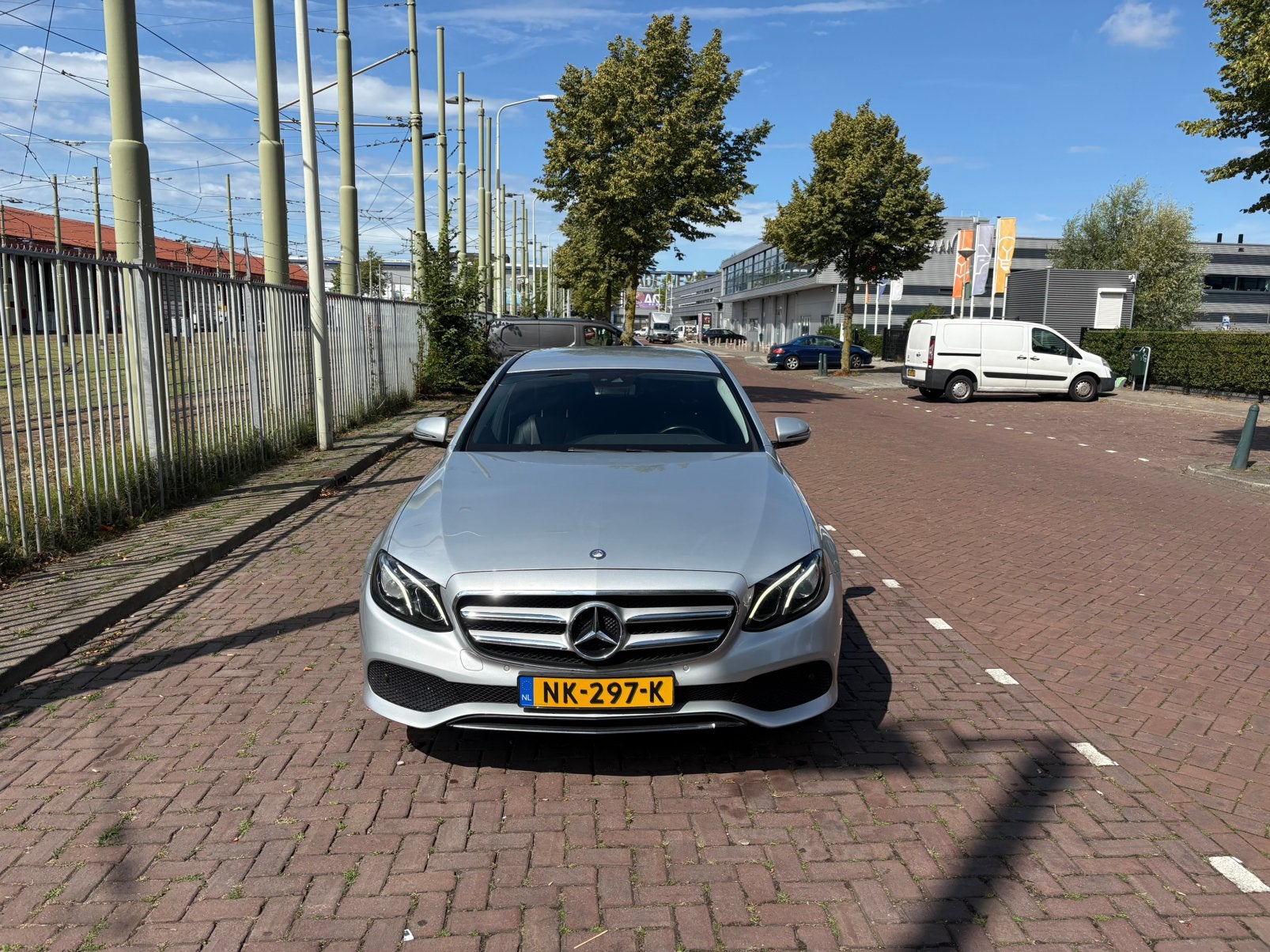Mercedes-Benz E-Klasse 2.0 E220 D Sedan AUT 2017 Grijs, Automaat, Achterwielaandrijving, 4 cilinders, Leder en Stof