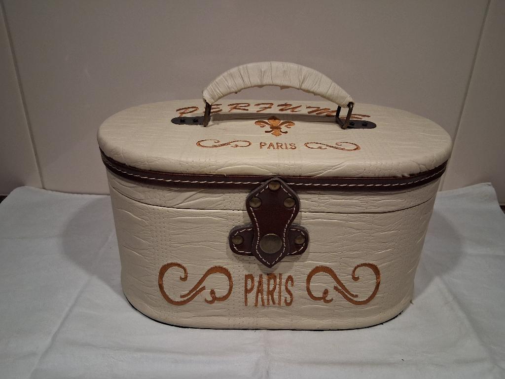 Witleren beautycase Perfums Paris *eureka*, Wit, Ophalen of Verzenden, Zo goed als nieuw, Met slot