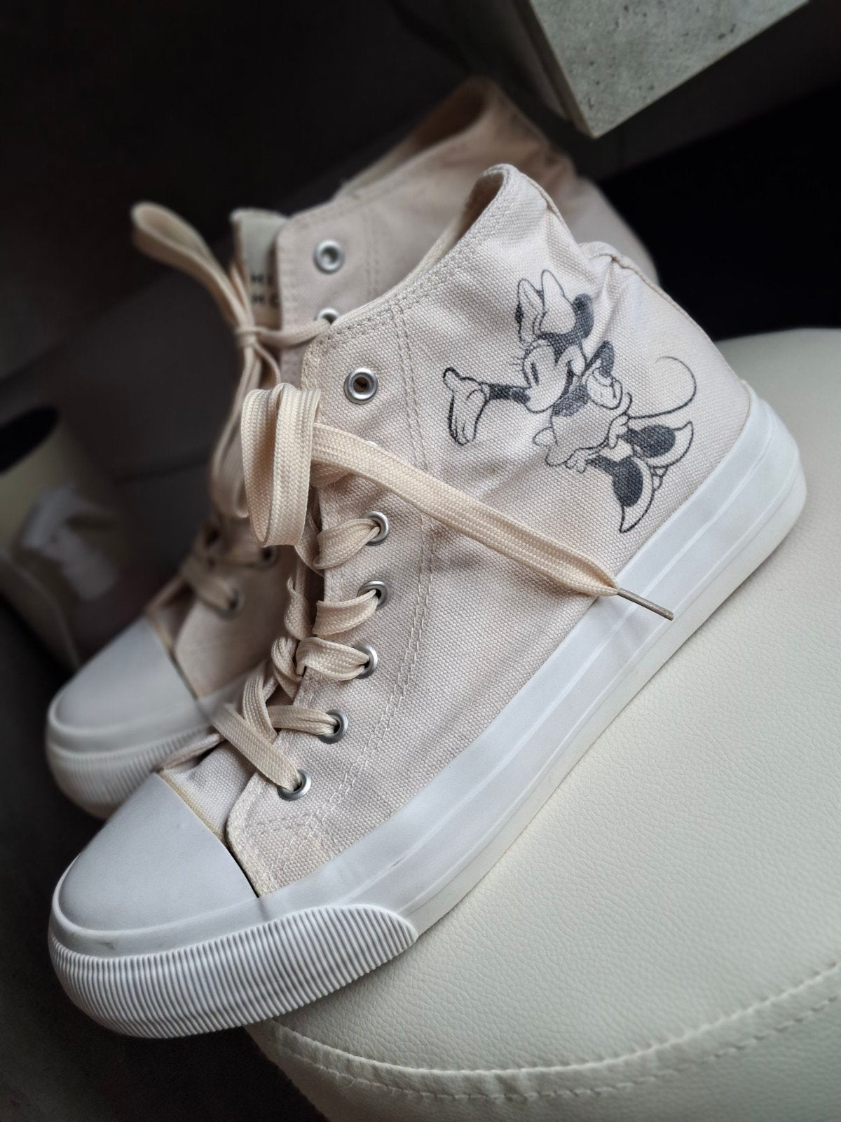 Disney Mickey Mouse-sneakers, maat 40, Kleding | Dames, Ophalen of Verzenden, Zo goed als nieuw, Wit, Sneakers of Gympen