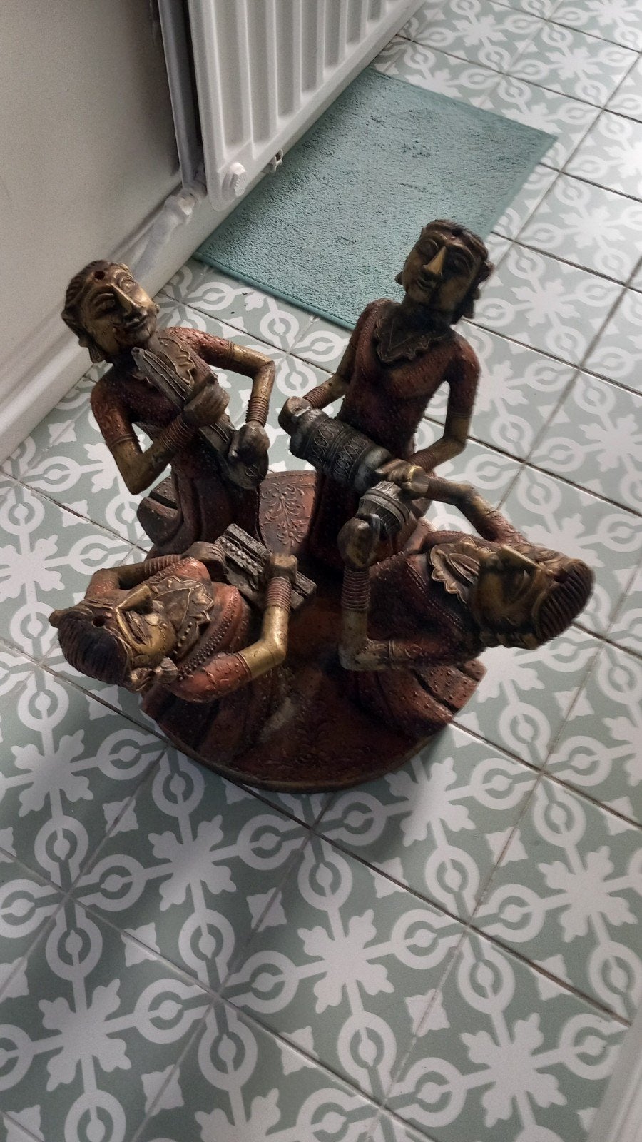 Houten beeldengroep met muzikanten, Antiek en Kunst, Hout, Handgemaakt, India, Ophalen of Verzenden
