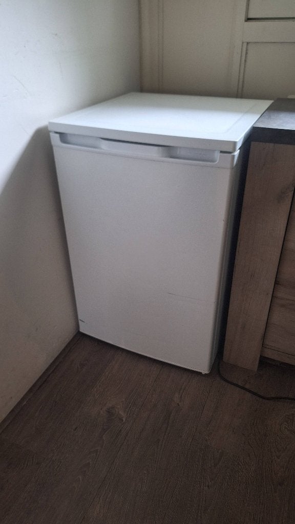 Koelkast met vriesvak, Ophalen, Minder dan 85 cm, 100 tot 150 liter, Zo goed als nieuw