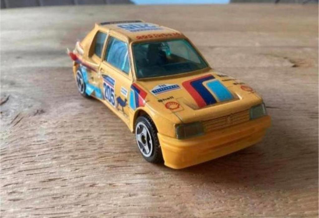 Bburago Peugeot 205 Turbo 16 Rally #205 – Made in Italy, Ophalen of Verzenden, Gebruikt, Auto, Overige merken