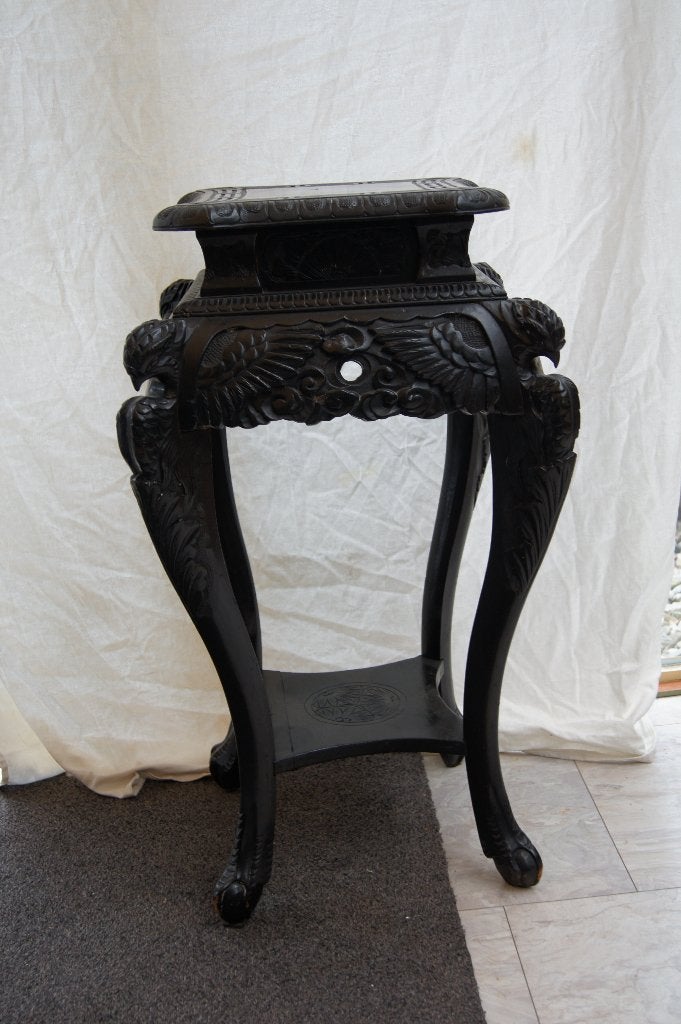 Antieke Chinese houten plantenstandaard met draken, Antiek en Kunst, Hout, Overige typen, 70 cm, Handgemaakt