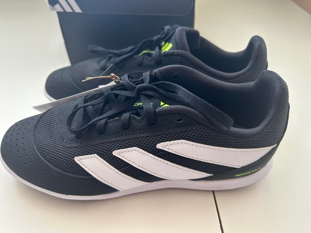 Adidas Predator Club Indoor Sala J schoenen maat 38 jongens, Maat XS of kleiner, Schoenen, Nieuw, Ophalen of Verzenden