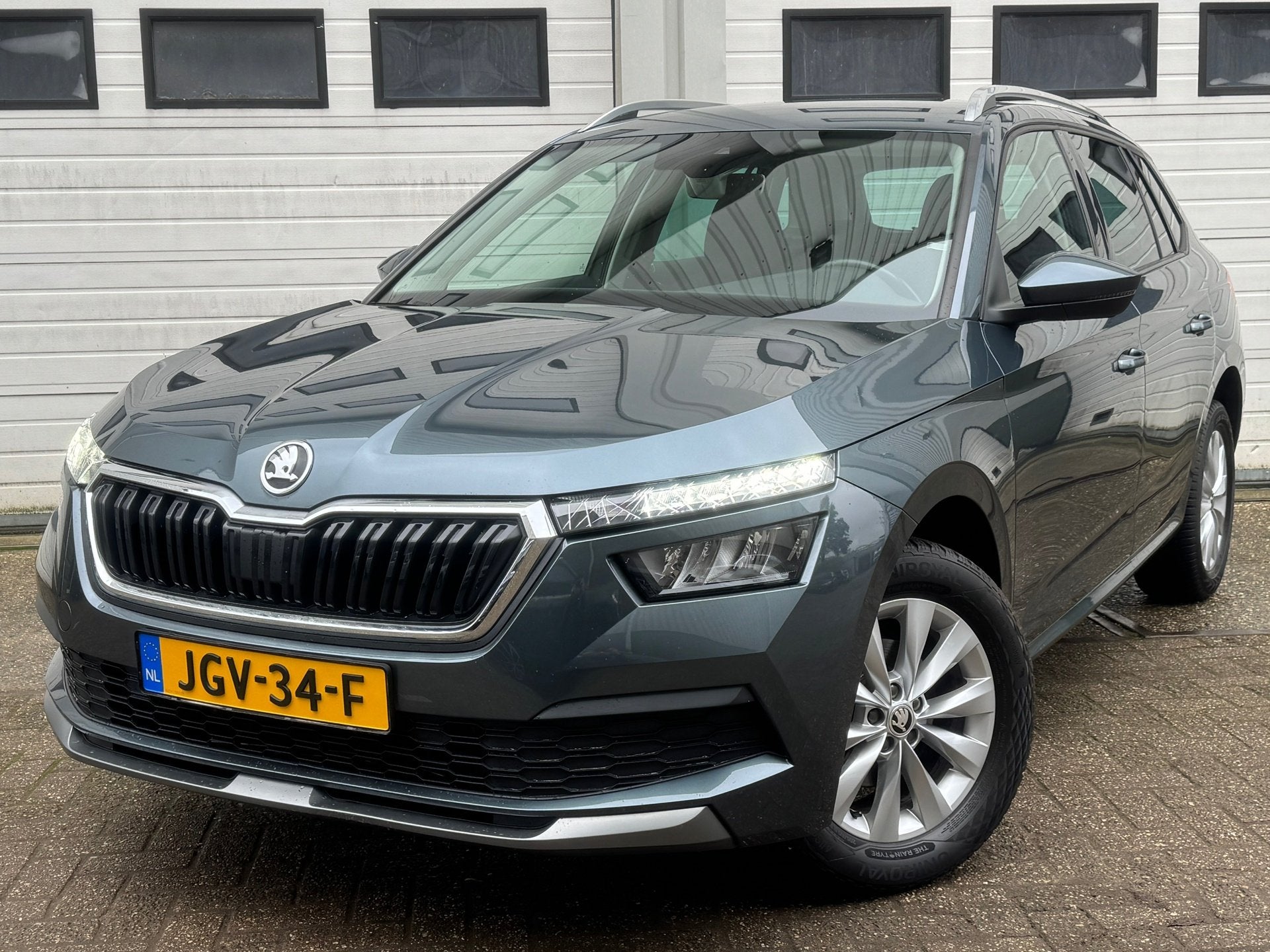 Skoda Kamiq 1.0 TSI Ambition virtual/front-lane/carplay/led/, Auto's, Dealer onderhouden, Stof, Gebruikt, 116 pk
