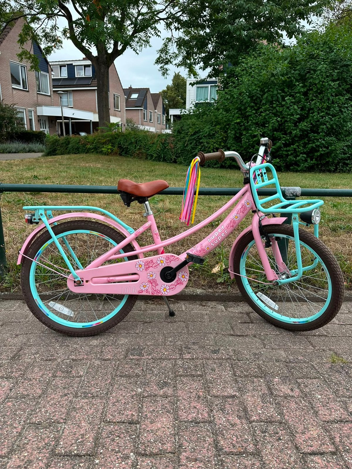 Supersuper Lola 20 inch meisjesfiets – roze/mint, Ophalen, Zo goed als nieuw, 20 inch, Handrem