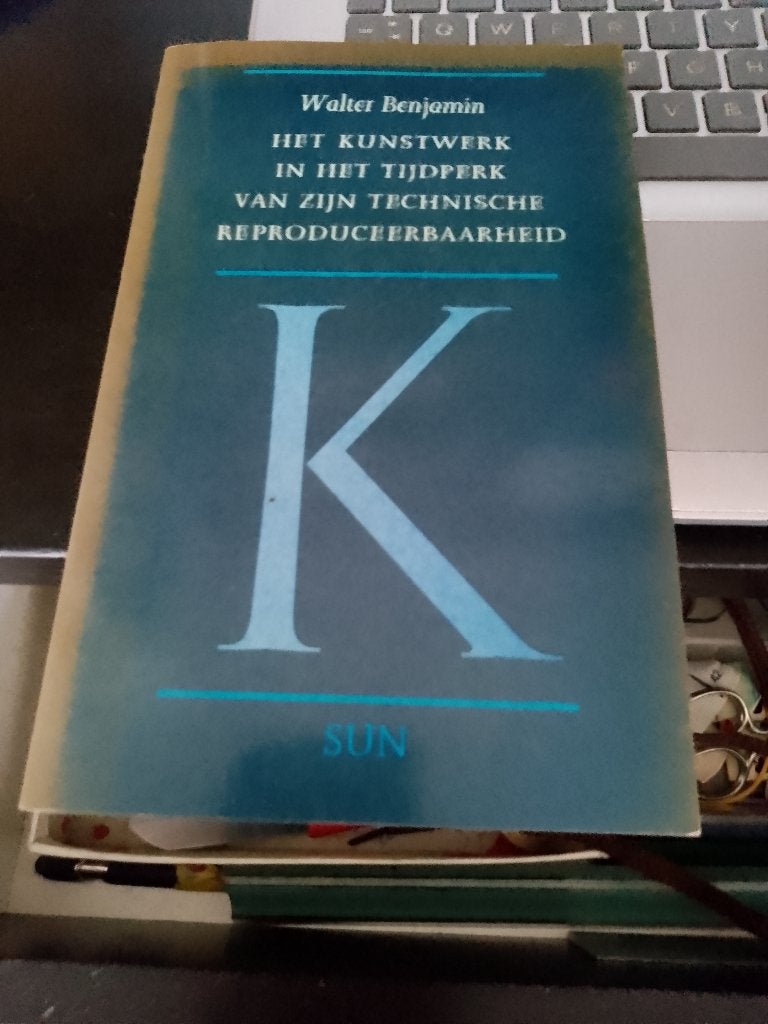 boek het kunstwerk in tijdperk van zijn  reproduceerbaarheid, Boeken, Ophalen of Verzenden, Gelezen, Zie beschrijving