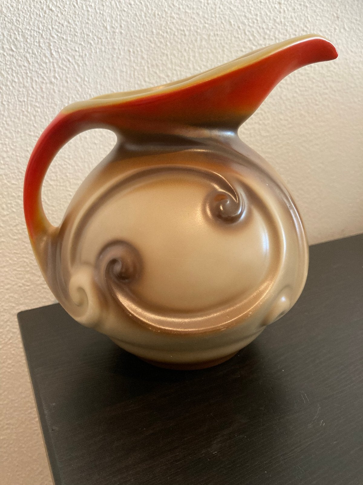 Art Deco Royal Mosa snavelbekkan ca 1930 krullend reliëf, Ophalen of Verzenden