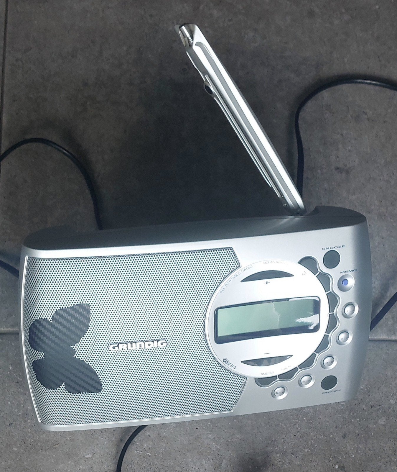 Grundig Ocean Boy 510 draagbare radio, Ophalen of Verzenden, Zo goed als nieuw, Radio