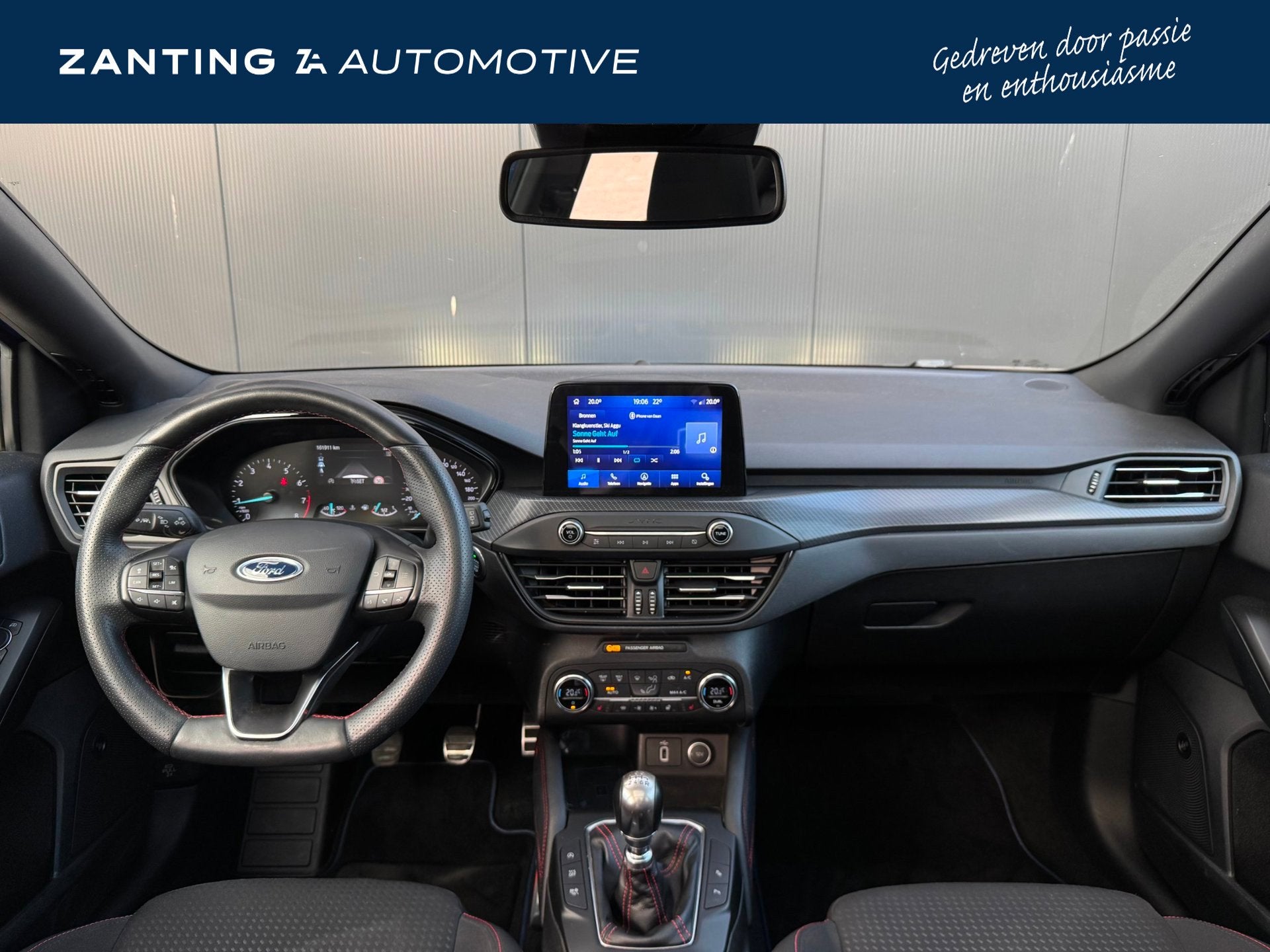 Ford Focus 1.0 E.B. ST Line Business | Pano-dak | 100% Deale, Dealer onderhouden, Gebruikt, Blauw, Verwarmde buitenspiegels