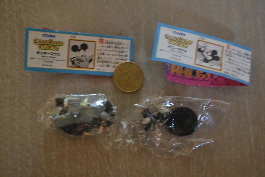 2 oude Walt Disney Figuurtjes Plane Crazy uit Japan, Verzamelen, Disney, Verzenden, Mickey Mouse, Zo goed als nieuw, Beeldje of Figuurtje