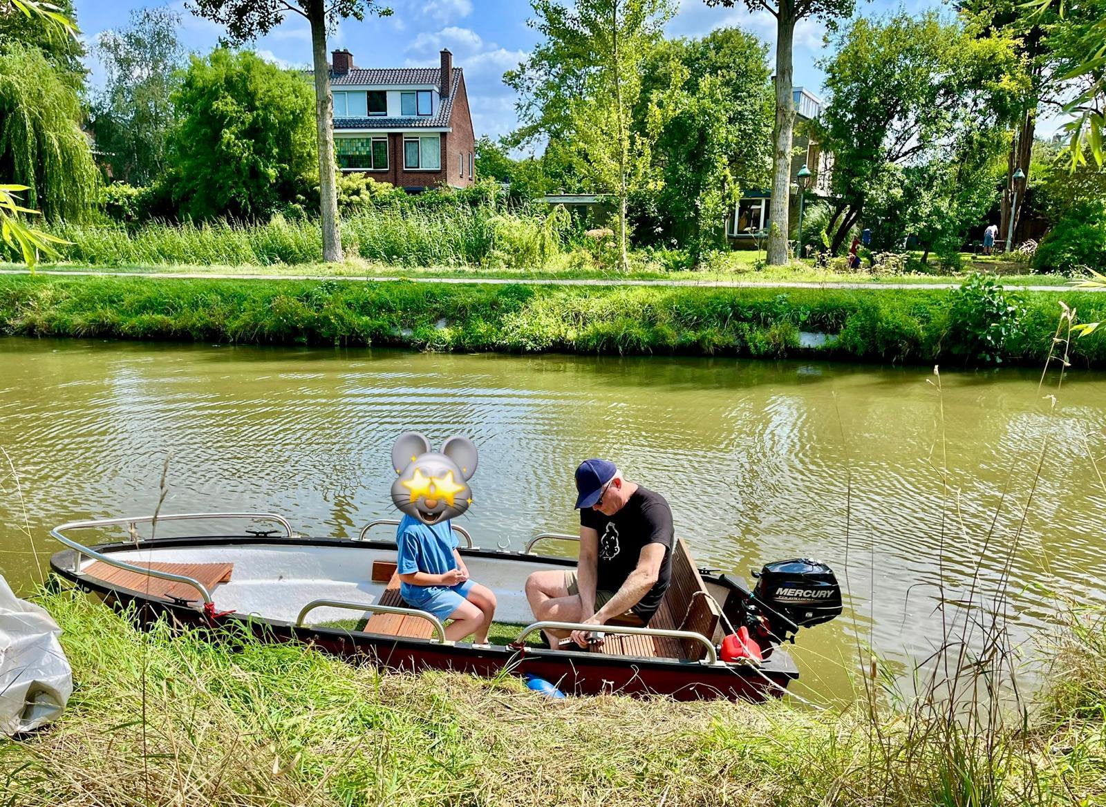 Polyester bootje met elektromotor + accu + oplader, Watersport en Boten, Ophalen, Zo goed als nieuw, Overige typen
