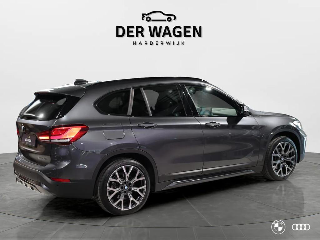 BMW X1 xDr25e SPORT LINE / HEADUP / TREKHAAK / CAMERA / HIFI, Leder en Stof, Bedrijf, Vierwielaandrijving, Hybride Elektrisch/Benzine