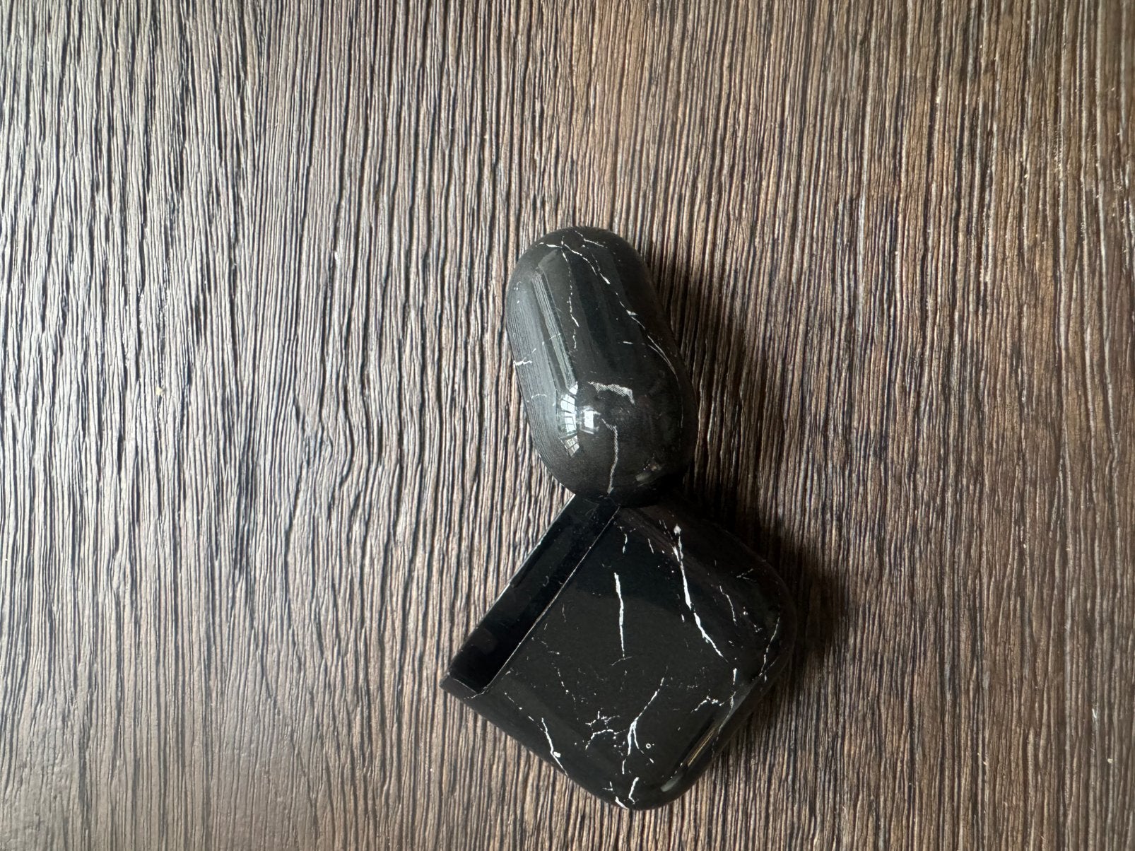Airpods hoesje marmerlook, Kunststof, Zwart, Frontje of Cover, Ophalen of Verzenden